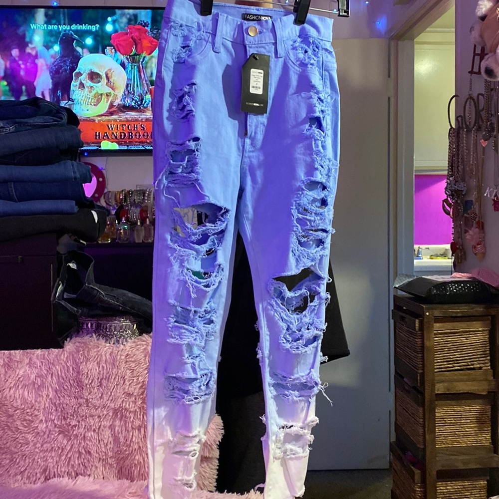 Fashion nova cute ripped jeans